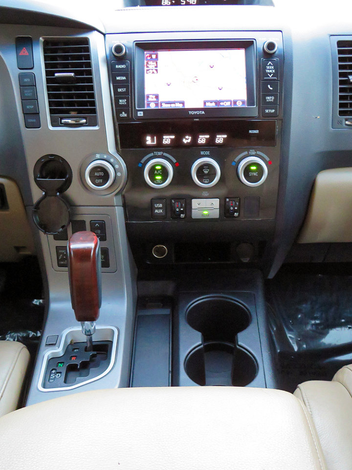 Used 2013 Toyota Sequoia Platinum image 25