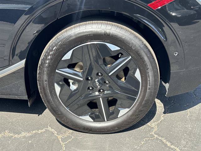 Used 2025 Kia EV6 Wind RWD image 7