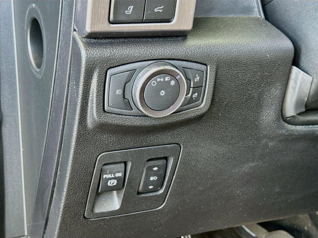 Used 2019 Ford Expedition Platinum RWD image 12