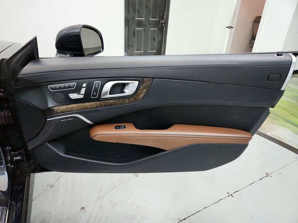 Used 2013 Mercedes-Benz SL 550 image 24