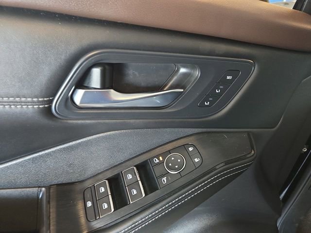 Used 2023 Nissan Rogue SL w/ SL Premium Package FWD image 13