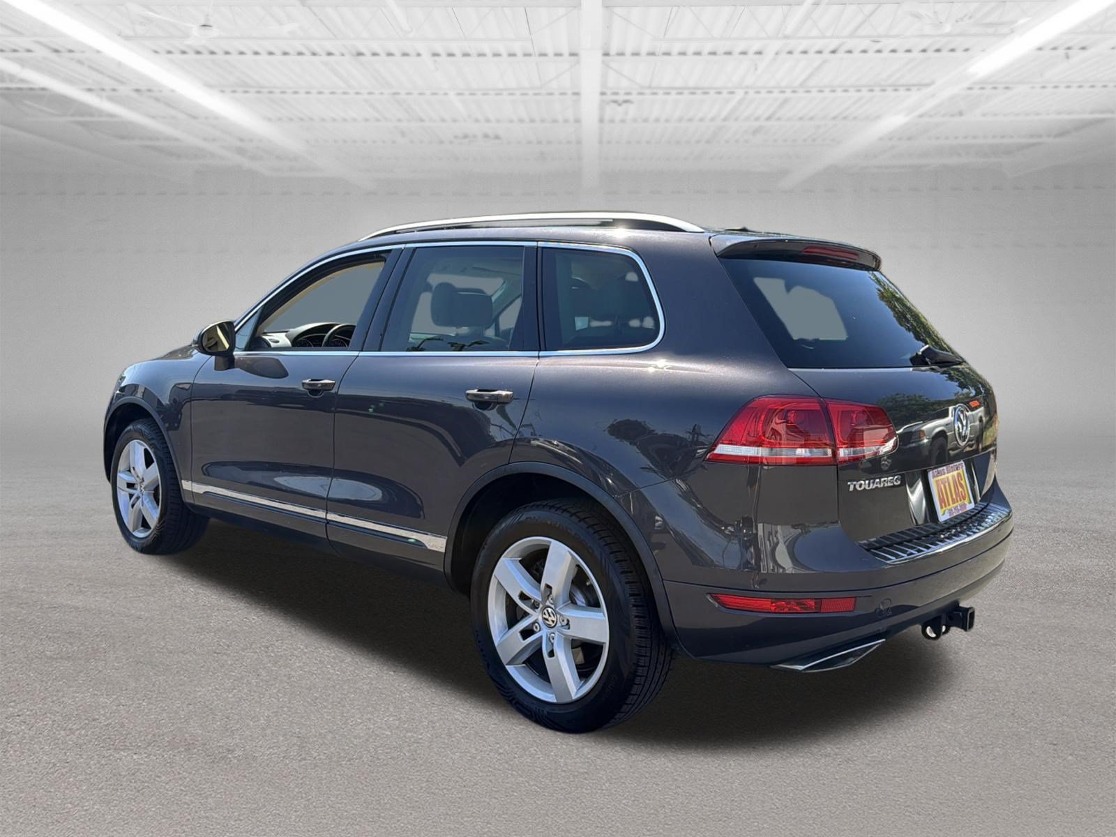 Used 2012 Volkswagen Touareg TDI AWD/4WD image 3
