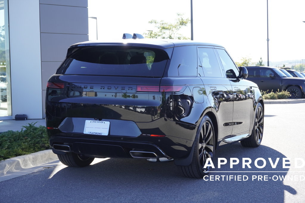 Used 2025 Land Rover Range Rover Sport Dynamic SE AWD/4WD image 2