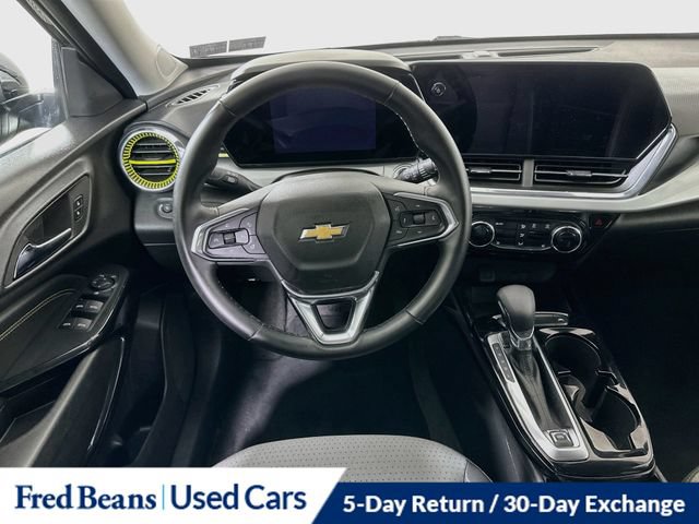 Used 2025 Chevrolet Trax LT w/ Driver Confidence Package FWD image 26