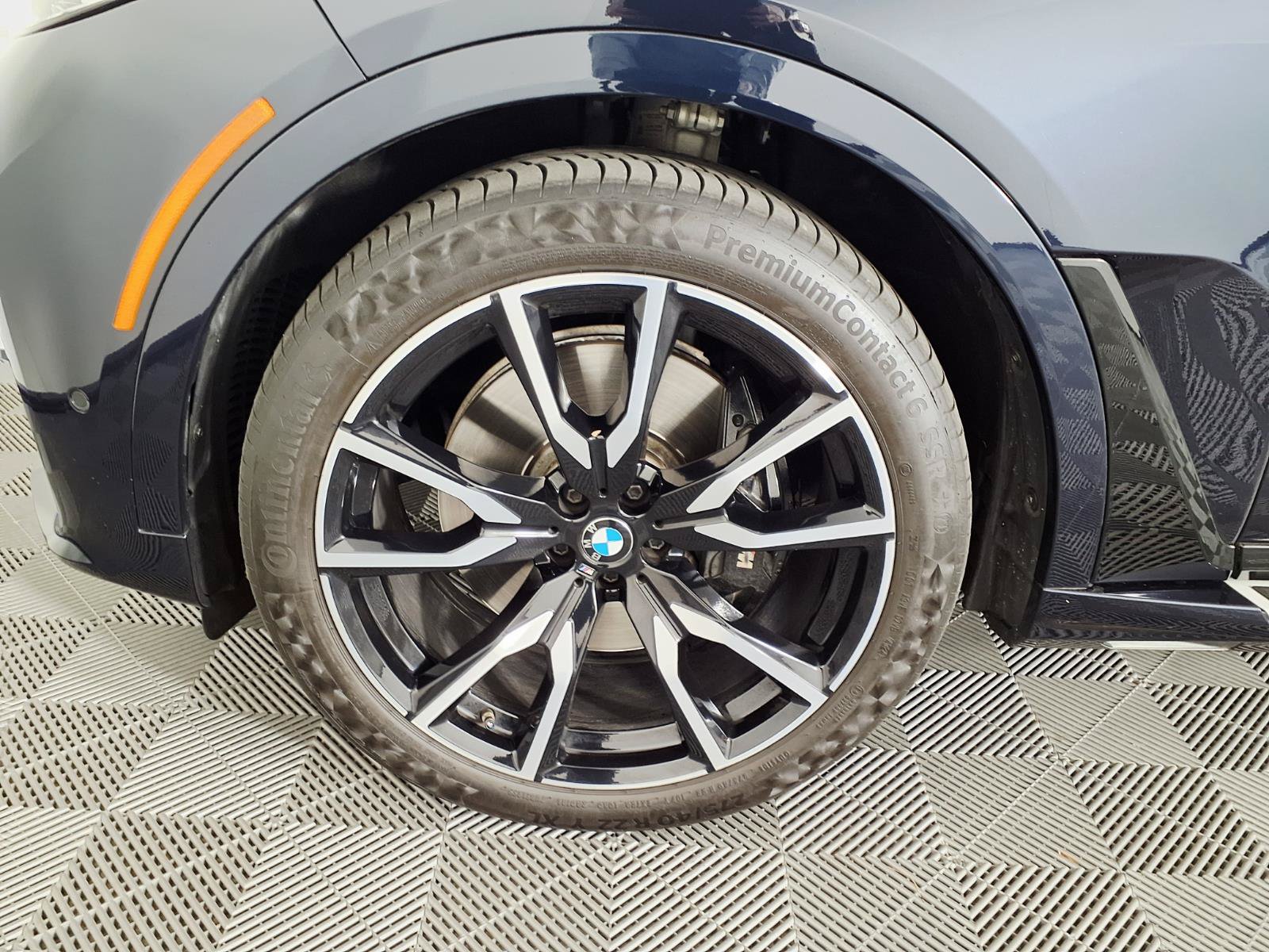 Used 2022 BMW X7 xDrive40i w/ M Sport Package AWD/4WD image 7