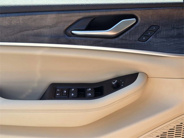 Used 2024 Jeep Grand Cherokee Limited w/ Black Appearance Package image 18