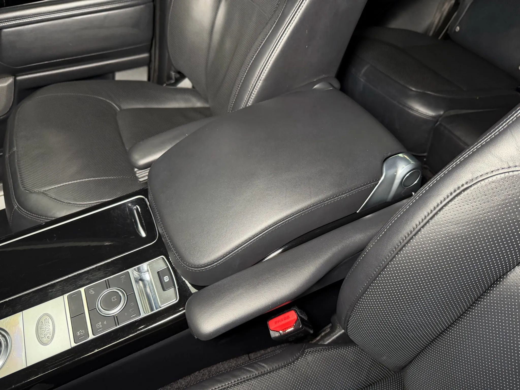 Used 2020 Land Rover Range Rover HSE image 44