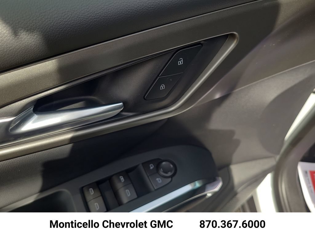 New 2026 Chevrolet Traverse LT w/ Sun and Wheel Package FWD image 24