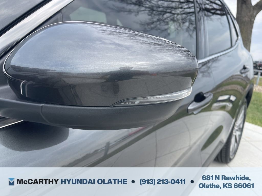 Used 2020 Ford Escape Titanium w/ Titanium Premium Package 2.0 image 10