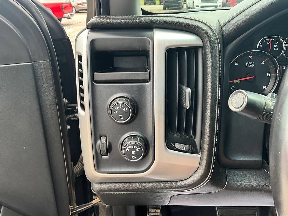 Used 2015 GMC Sierra 1500 SLE w/ SLE Preferred Package AWD/4WD image 18