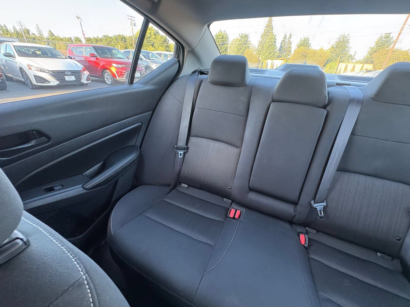 Used 2025 Nissan Altima 2.5 SV FWD image 39