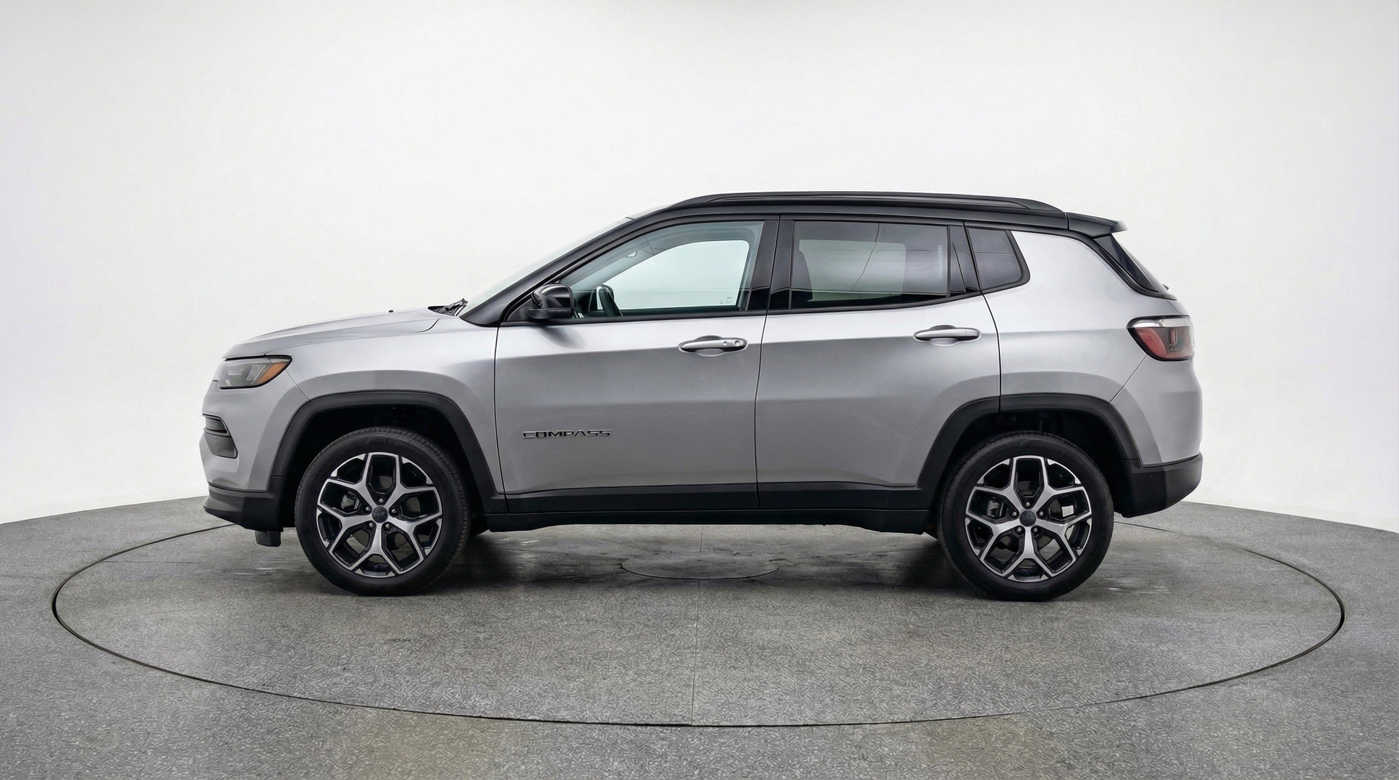Used 2025 Jeep Compass Limited image 5