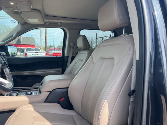 Used 2024 Ford Expedition Max Limited AWD/4WD image 3