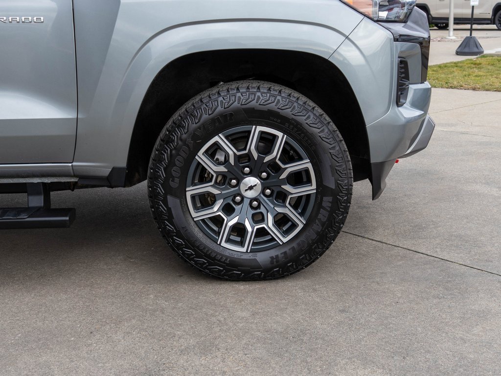 Used 2024 Chevrolet Colorado Z71 image 33