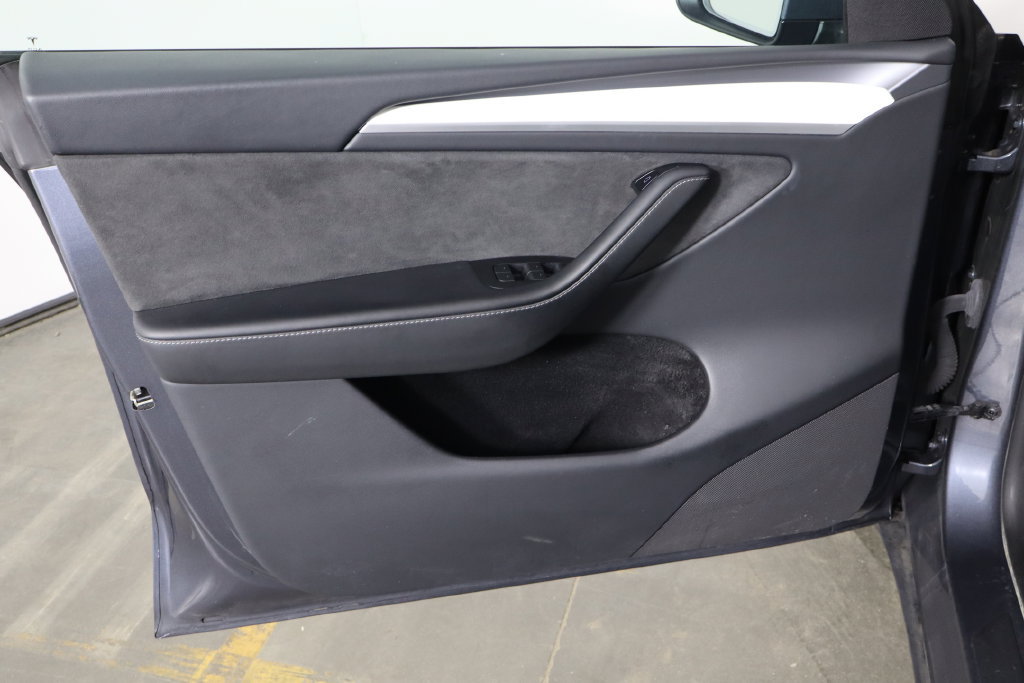 Used 2023 Tesla Model Y Long Range AWD/4WD image 17