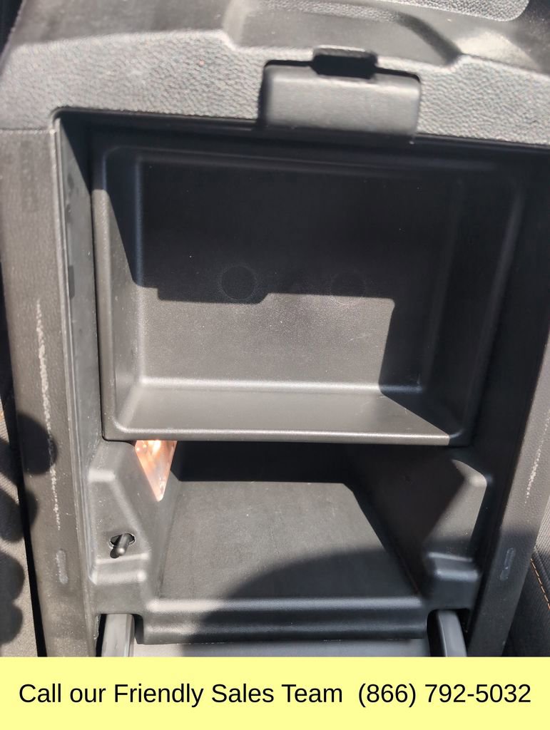 Used 2020 Chevrolet Traverse LT w/ Driver Confidence II Package image 23