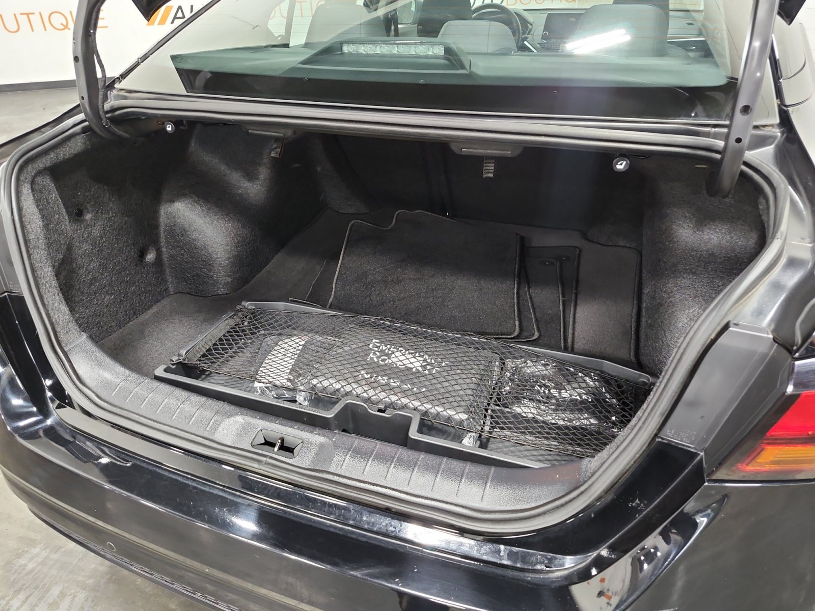 Used 2024 Nissan Altima 2.5 SV AWD/4WD image 16