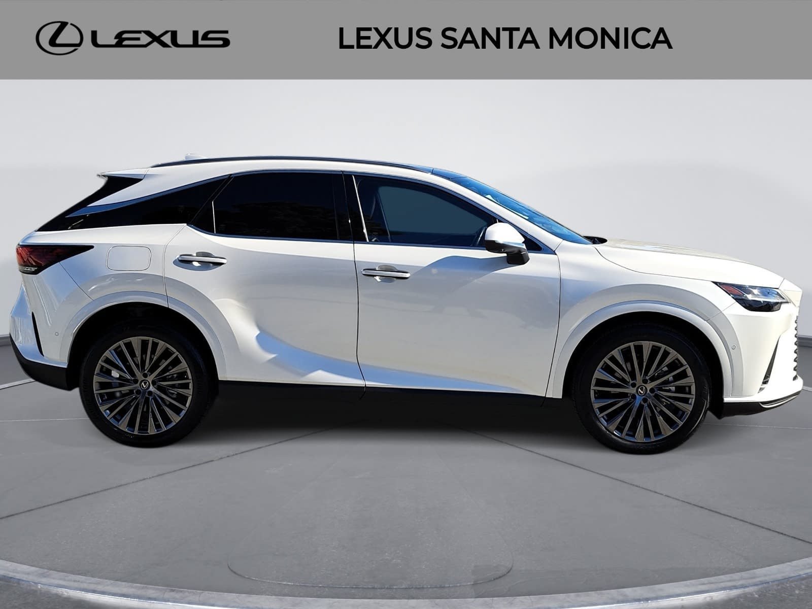 Used 2026 Lexus RX 450h AWD w/ Convenience Package image 4