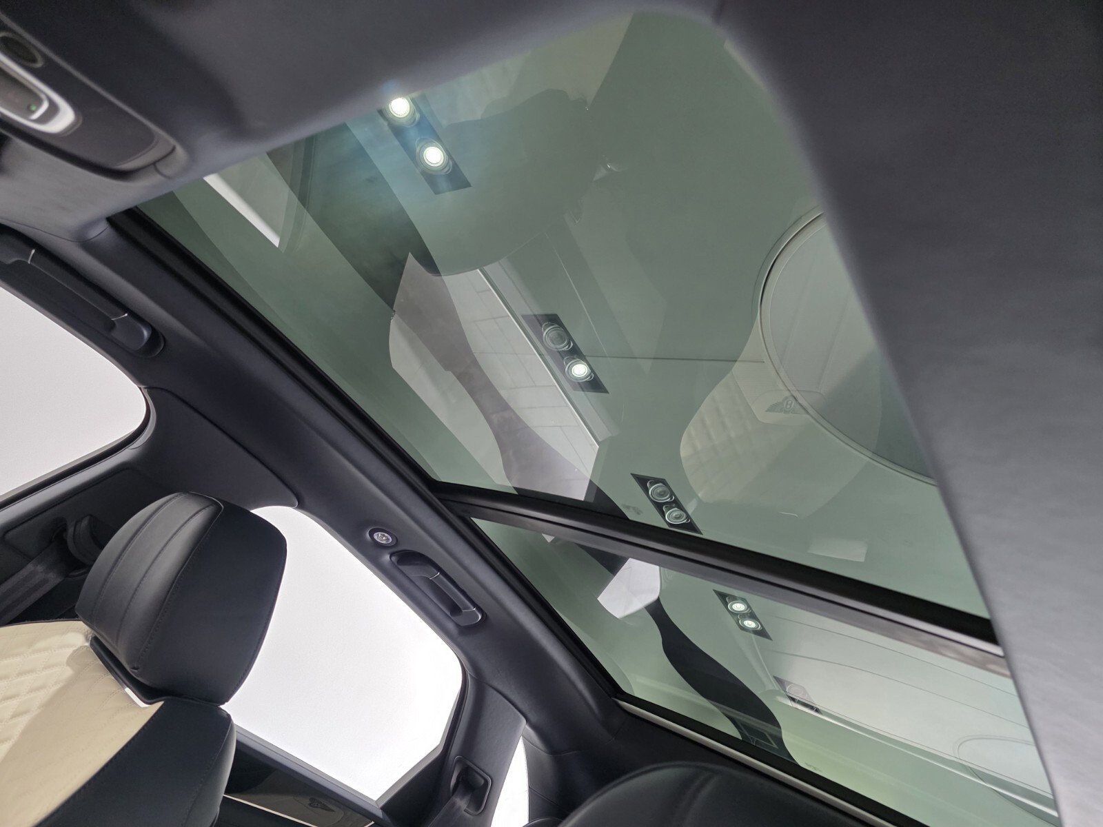 Used 2021 Bentley Bentayga image 9