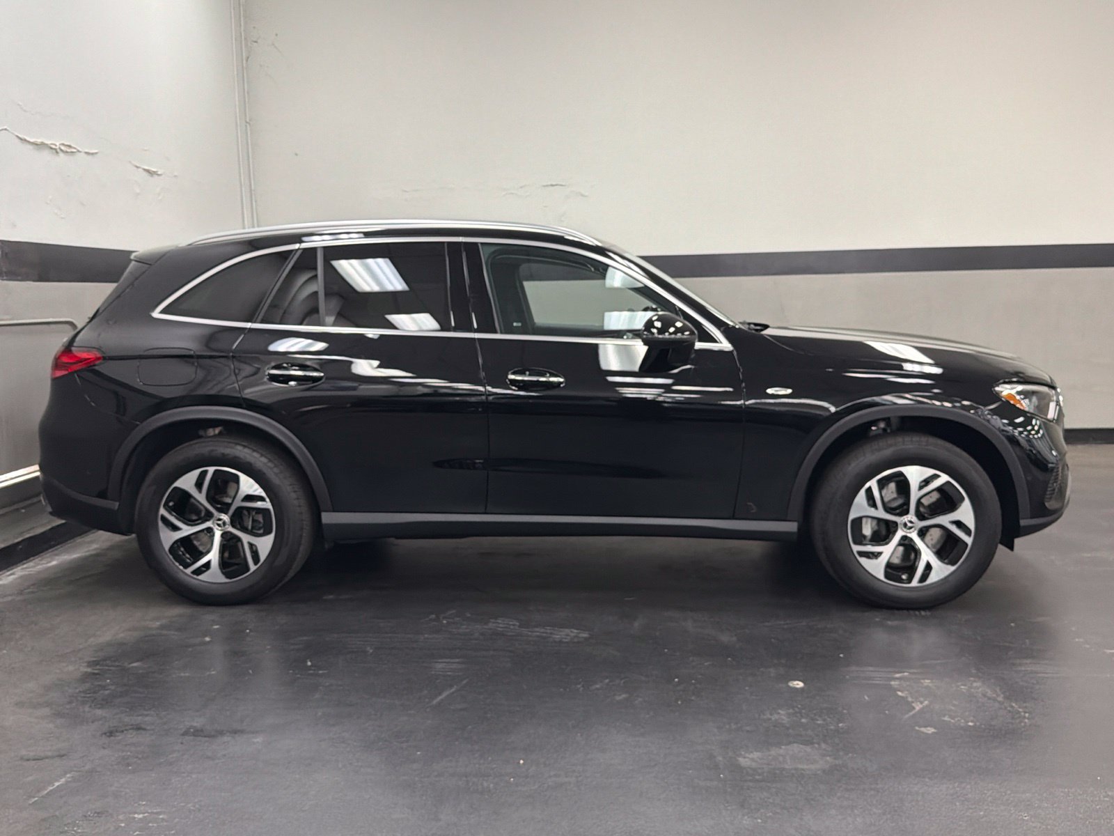 Certified 2025 Mercedes-Benz GLC 350e 4MATIC image 3