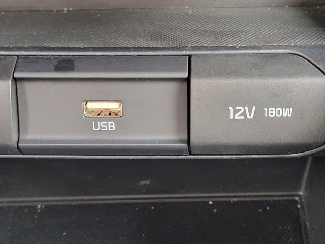 Used 2022 Kia Rio S image 2