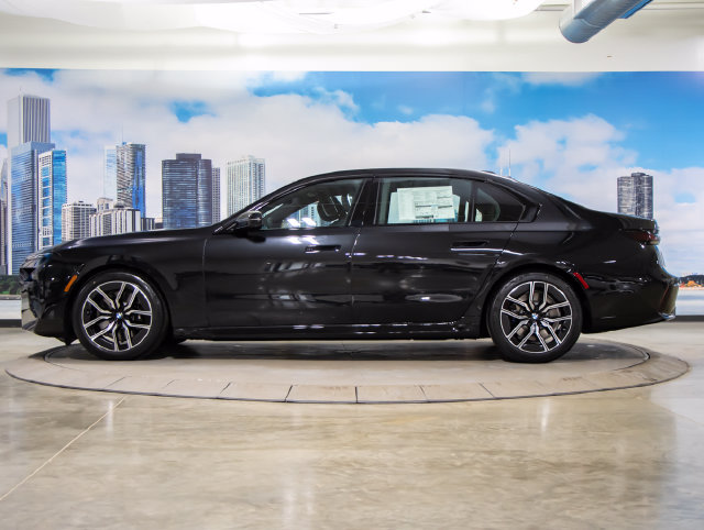 Used 2026 BMW 740i xDrive AWD/4WD image 6