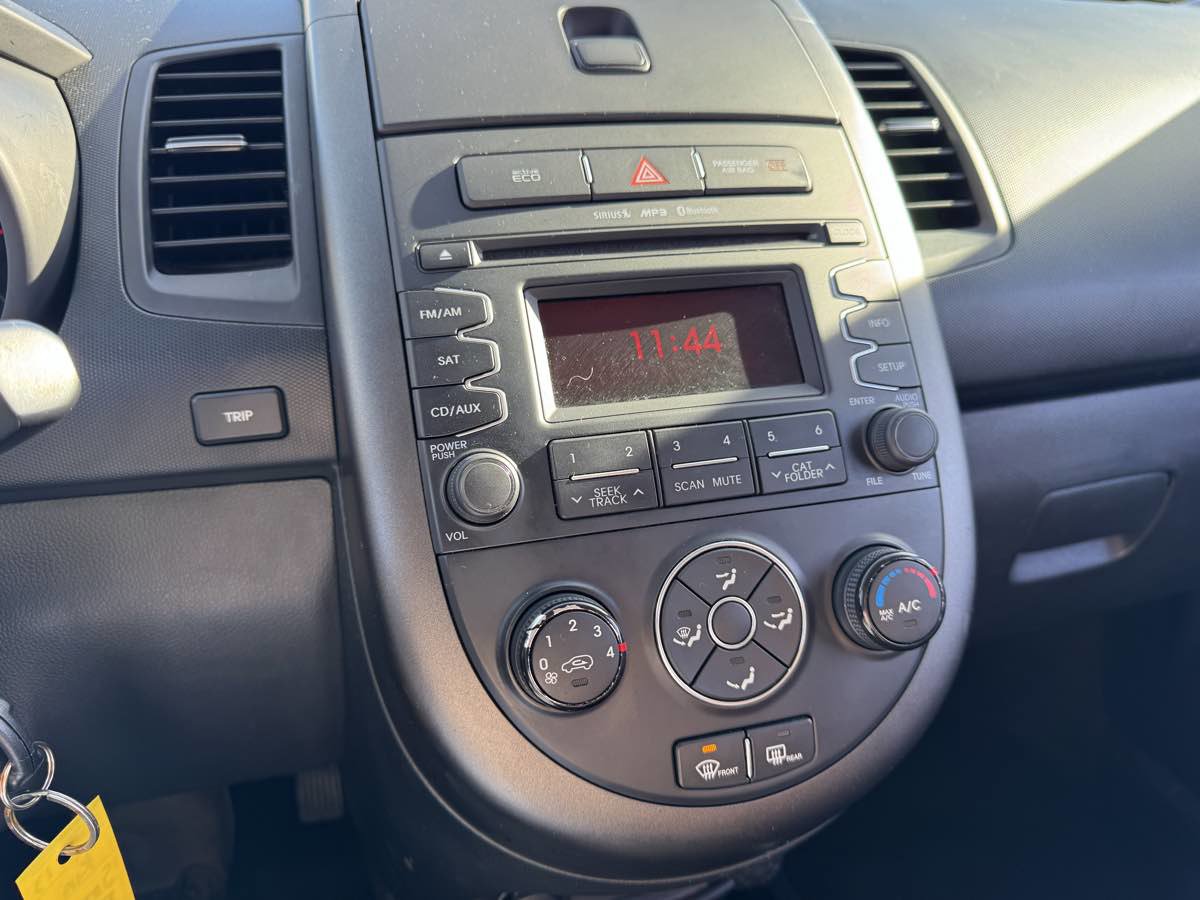 Used 2013 Kia Soul + image 27