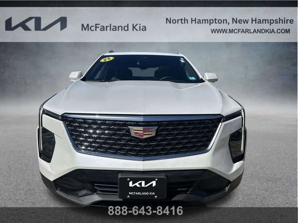 Used 2025 Cadillac XT4 Premium Luxury image 10