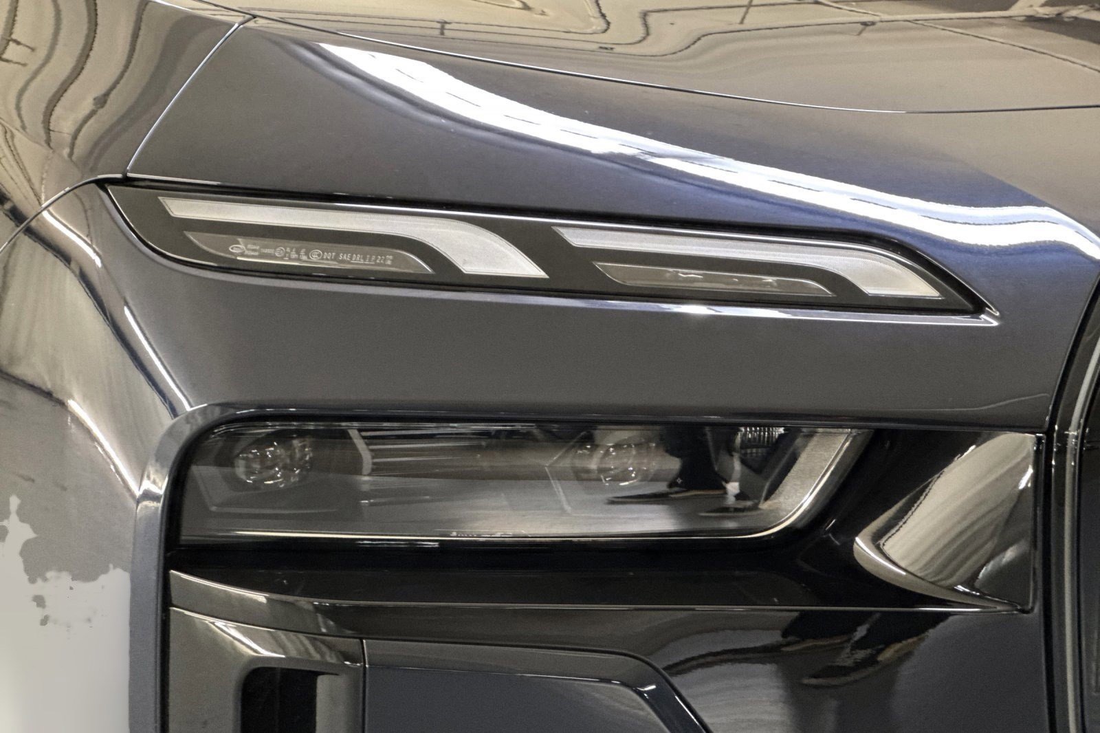 New 2025 BMW i7 xDrive60 image 10