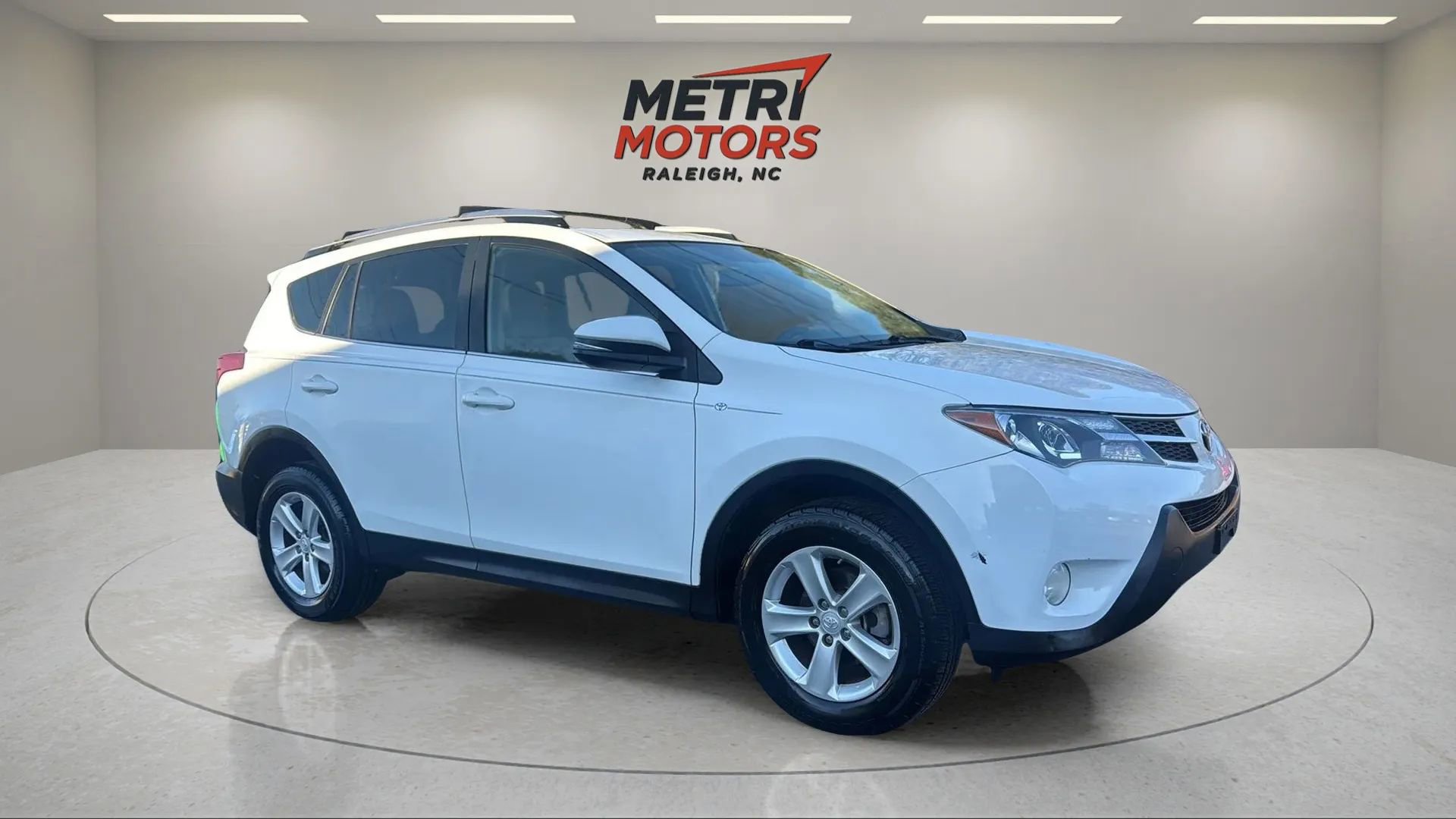 Used 2013 Toyota RAV4 XLE AWD/4WD image 2
