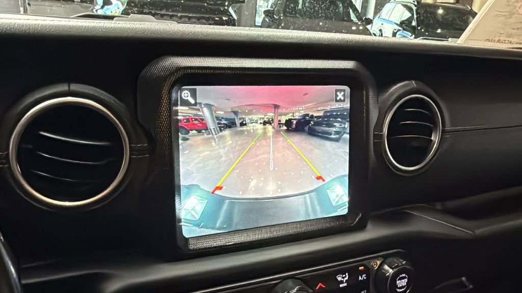 Used 2020 Jeep Gladiator Overland AWD/4WD image 30