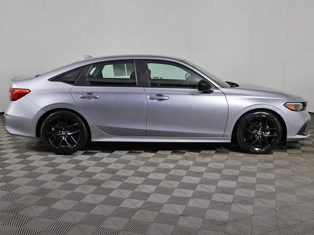 Used 2023 Honda Civic Sport image 15