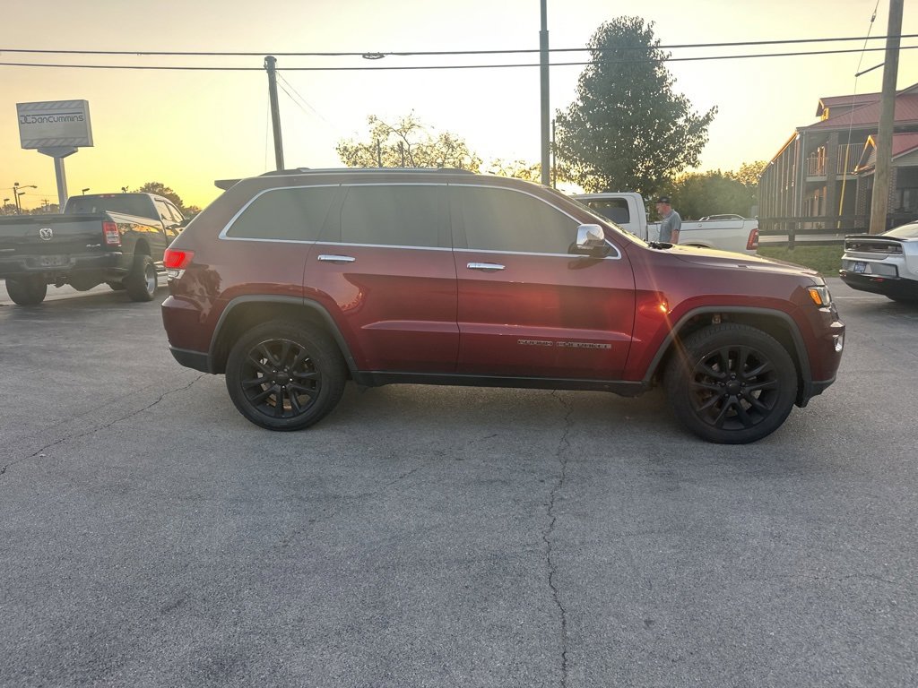 Used 2017 Jeep Grand Cherokee Limited w/ Luxury Group II image 4