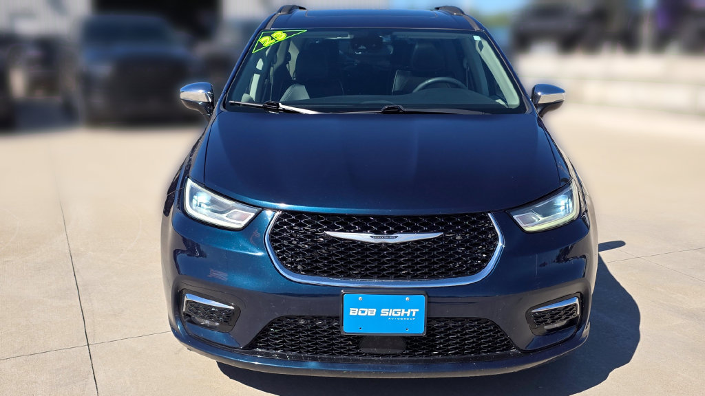 Used 2023 Chrysler Pacifica Limited FWD image 8