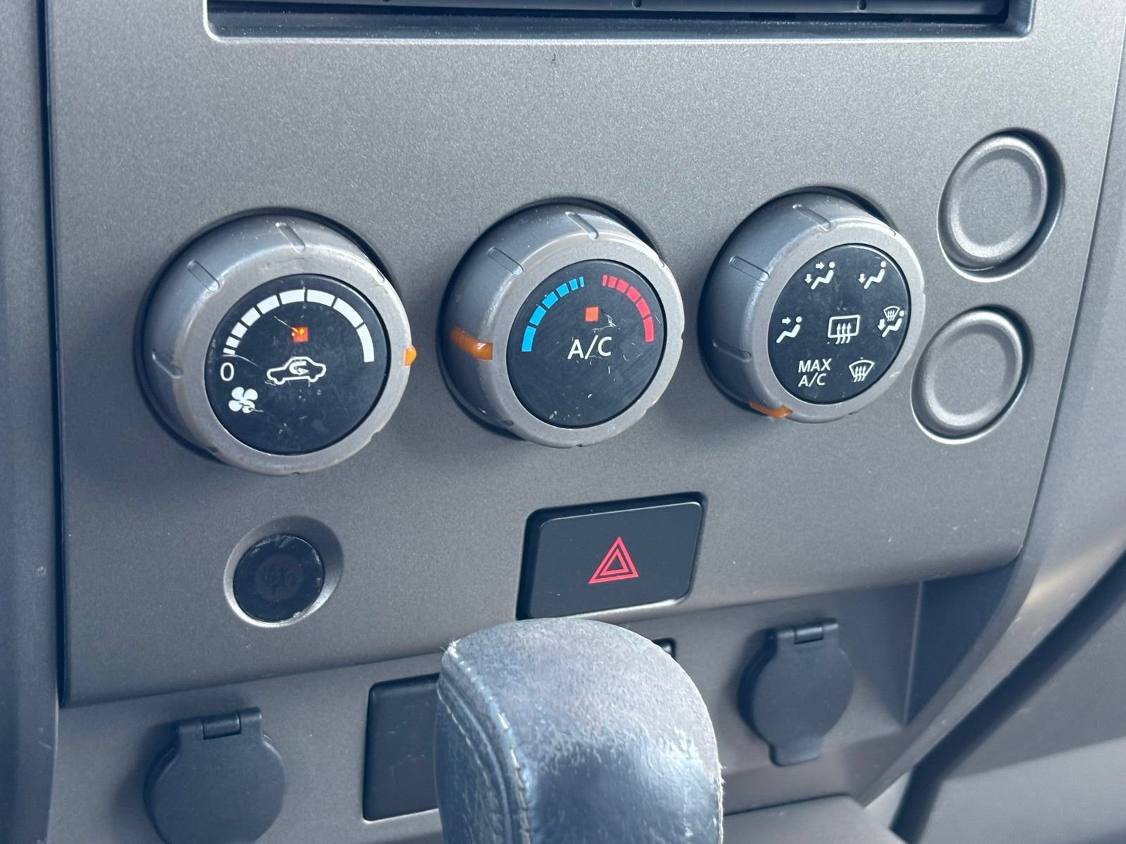 Used 2006 Nissan Titan SE RWD image 19