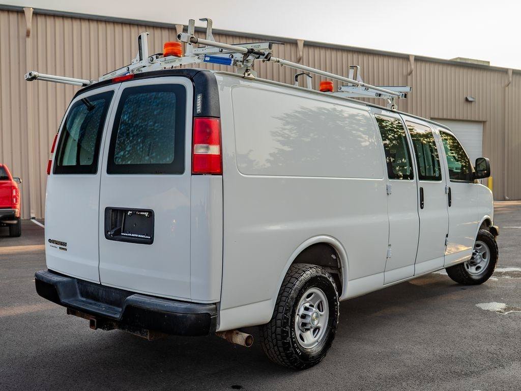 Used 2016 Chevrolet Express 2500 Extended RWD image 8