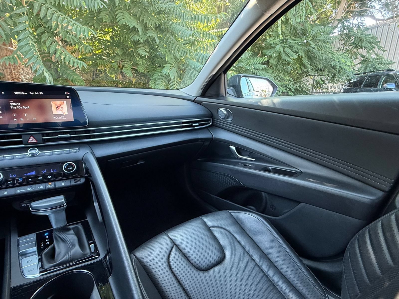 Used 2025 Hyundai Elantra Limited FWD image 36
