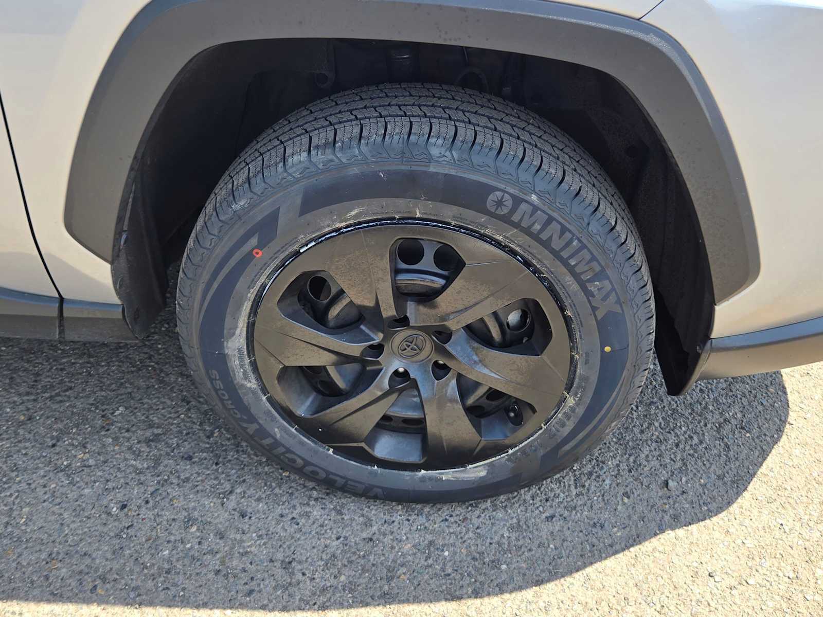 Certified 2021 Toyota RAV4 LE AWD/4WD image 13