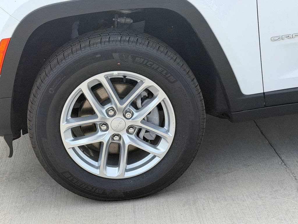New 2026 Jeep Grand Cherokee Laredo X RWD image 9