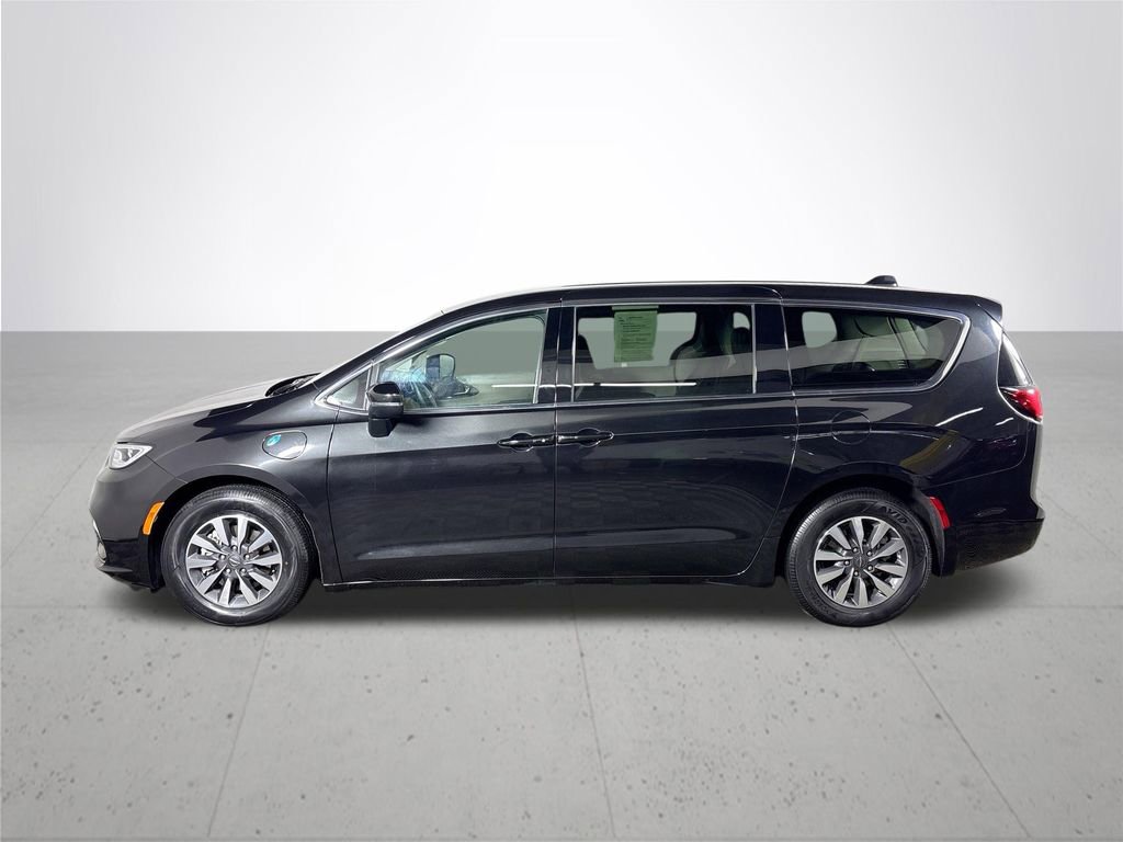 Used 2023 Chrysler Pacifica Touring-L image 9