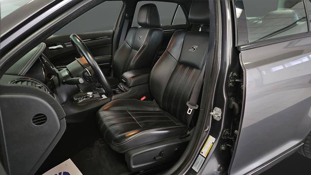 Used 2017 Chrysler 300 S AWD/4WD image 9