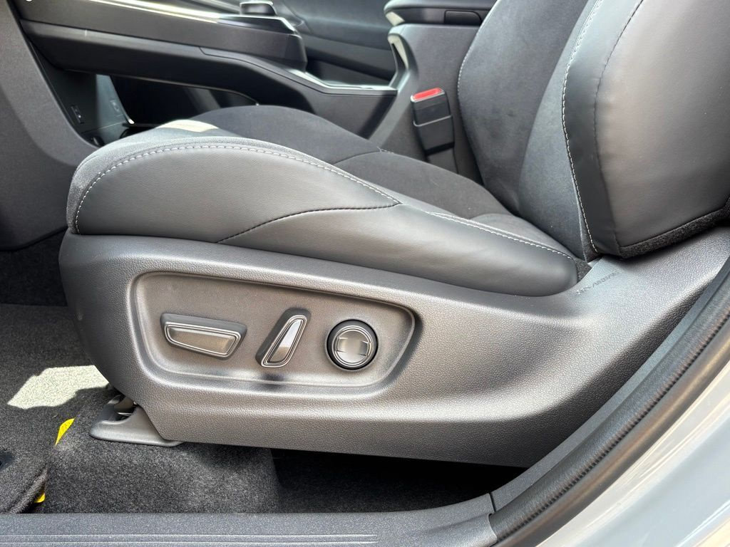 New 2026 Toyota C-HR AWD/4WD image 12