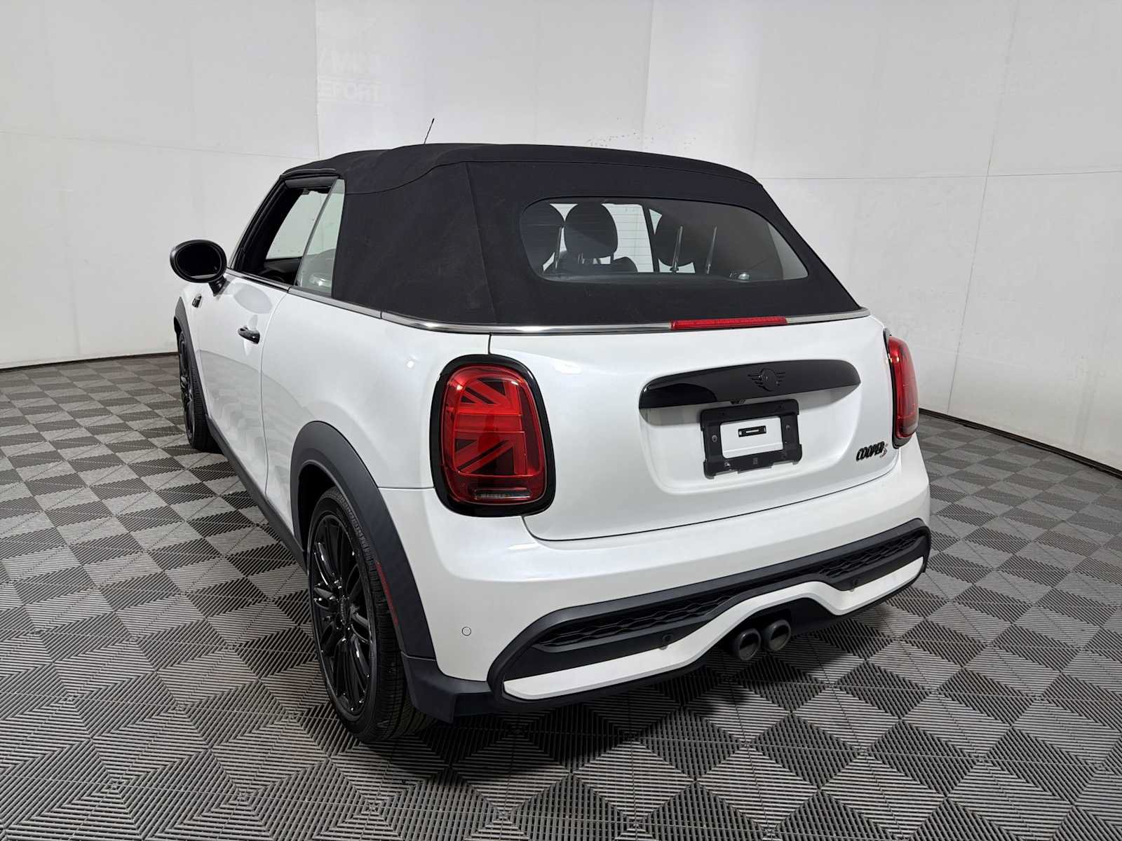 Used 2024 MINI Cooper S FWD image 5