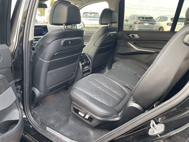 Used 2024 BMW X7 xDrive40i w/ Premium Package image 11