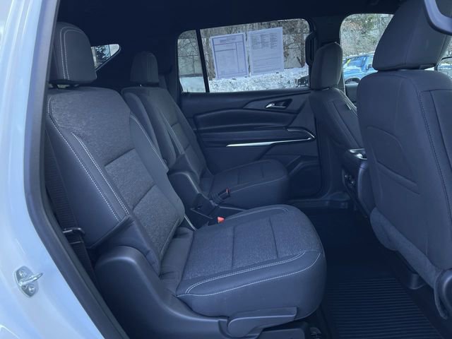 Used 2025 Chevrolet Traverse LT image 27