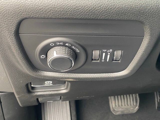 New 2025 Jeep Grand Cherokee L Laredo image 26