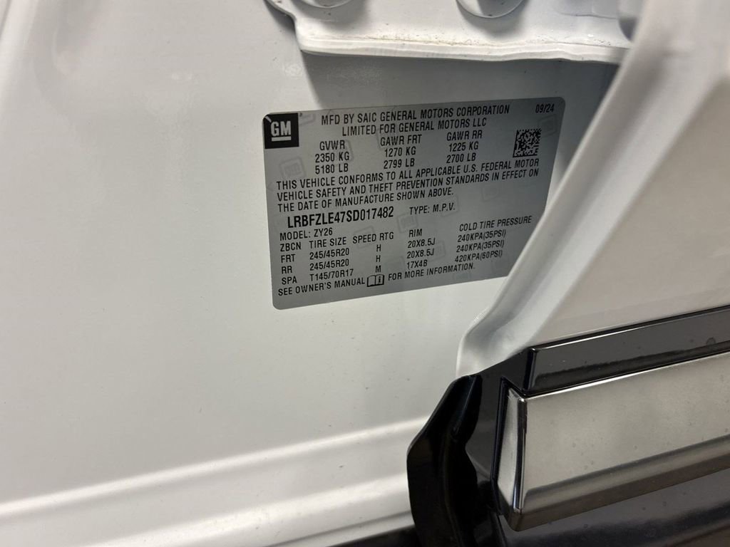 New 2025 Buick Envision Sport Touring image 39