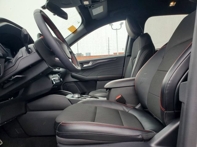 Used 2024 Ford Escape ST-Line w/ Tech Pack #1 AWD/4WD image 5