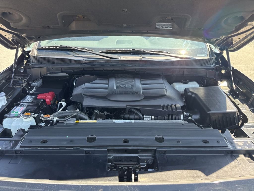 Used 2024 Nissan Titan SV w/ SV Bronze Edition Package image 33