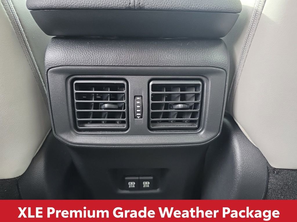 Used 2021 Toyota RAV4 XLE Premium image 20